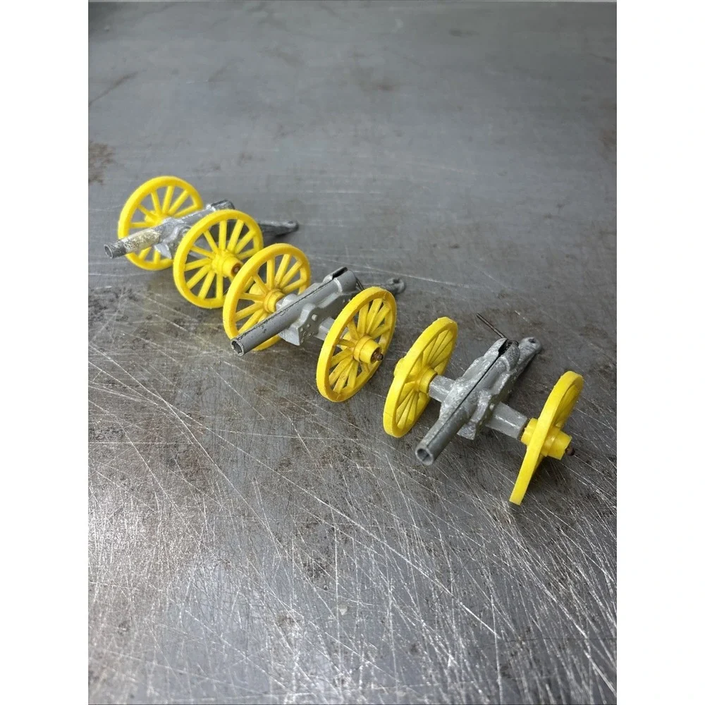 VINTAGE TOY ARTILLERY SPRING ACTION CANNON Lot Of 3 Yellow Wheels Playset‎